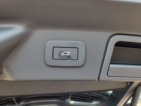 Used 2026 Land Rover Range Rover Velar Dynamic SE image 14