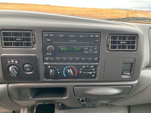 Used 2002 Ford F350 Lariat image 11
