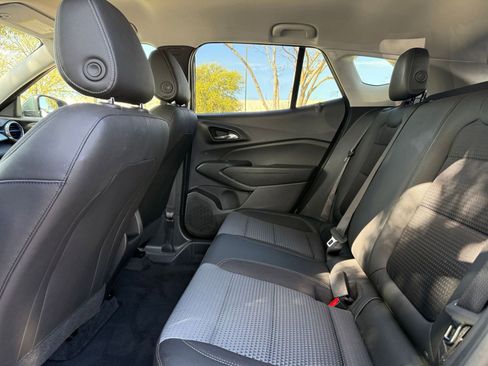 Used 2025 Chevrolet Trax LT image 25