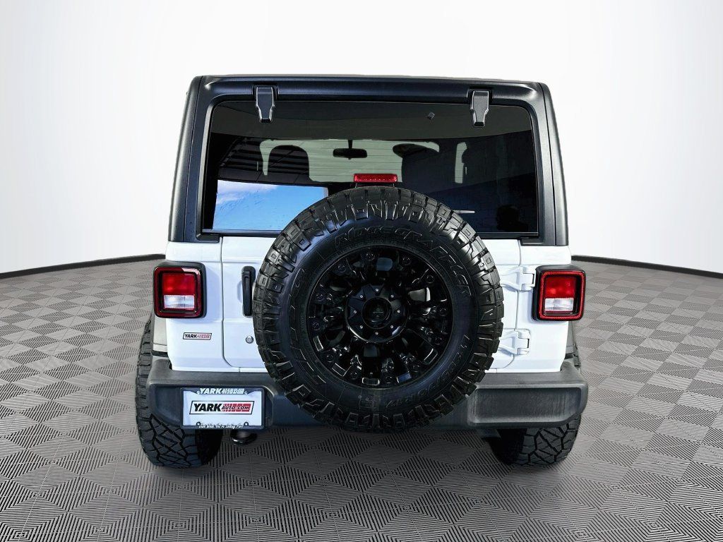 Used 2022 Jeep Wrangler Sport AWD/4WD image 9