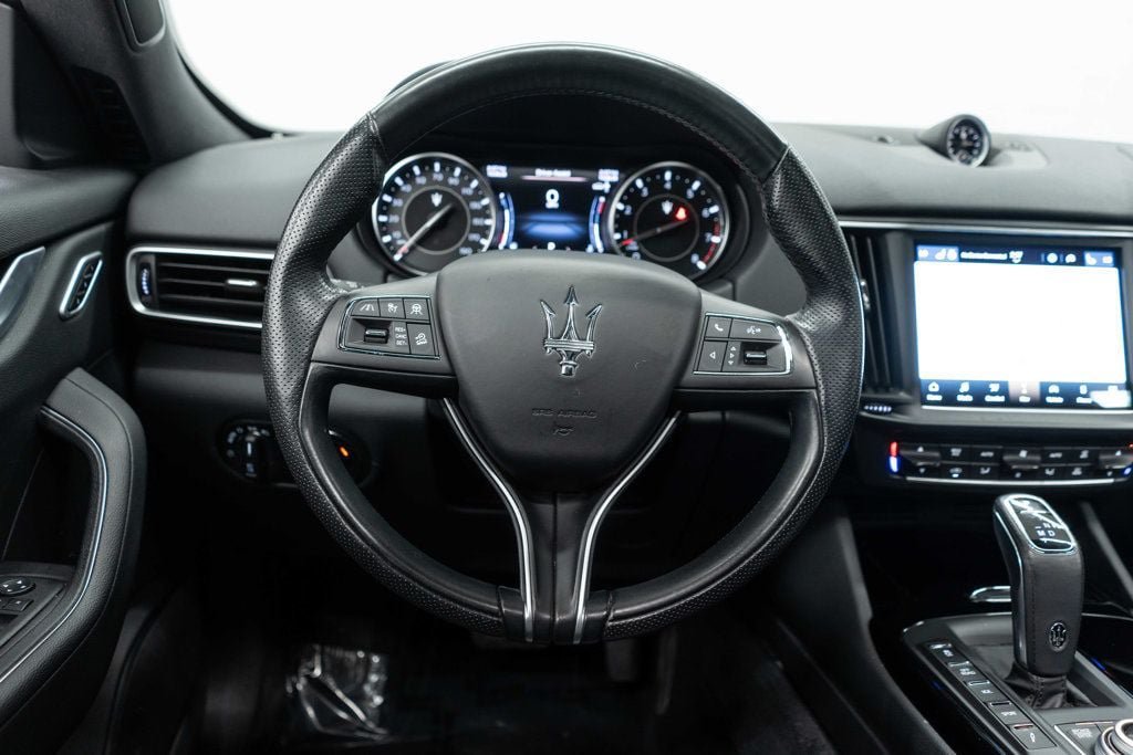 Used 2023 Maserati Levante GT AWD/4WD image 17