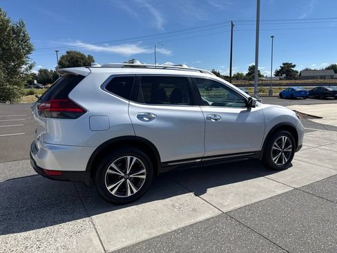 Used 2017 Nissan Rogue SL w/ SL Premium Package AWD/4WD image 5