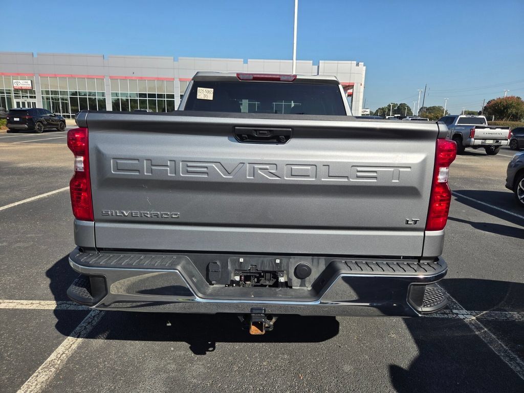 Used 2024 Chevrolet Silverado 1500 LT AWD/4WD image 8
