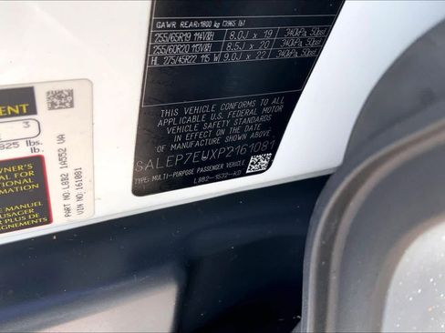 Used 2023 Land Rover Defender 110 SE image 30