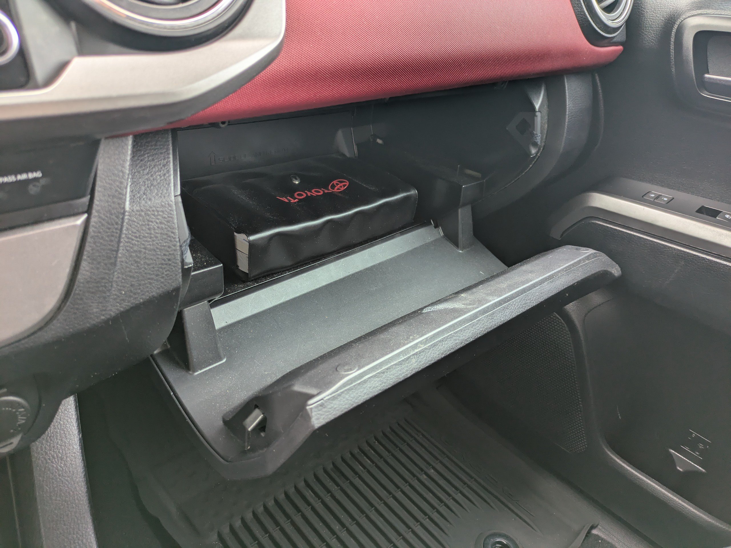 Used 2021 Toyota Tacoma SR5 AWD/4WD image 29