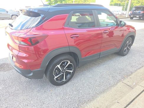 Used 2021 Chevrolet TrailBlazer RS w/ Sun and Liftgate Package FWD image 3