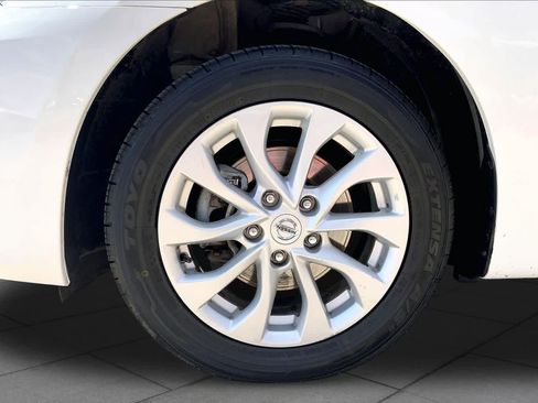Used 2019 Nissan Sentra SV FWD image 11