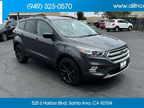 Used 2019 Ford Escape SE FWD image 3