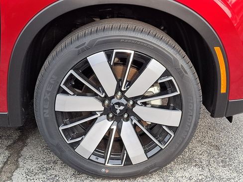 New 2025 Mitsubishi Outlander SE image 9