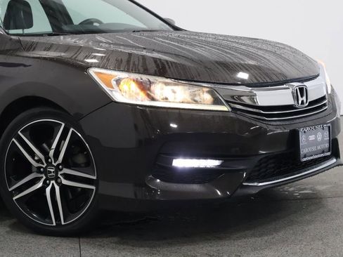 Used 2016 Honda Accord Sport image 3