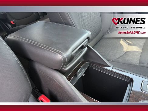 Used 2015 Chevrolet Traverse LT w/ Style and Technology Package FWD image 19