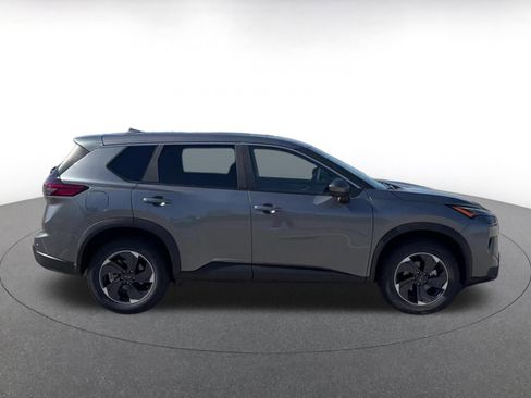Used 2025 Nissan Rogue SV image 16