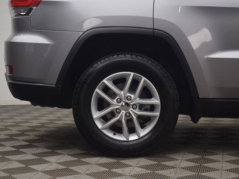 Used 2018 Jeep Grand Cherokee Laredo AWD/4WD image 25