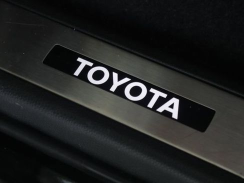 Used 2024 Toyota Land Cruiser image 10