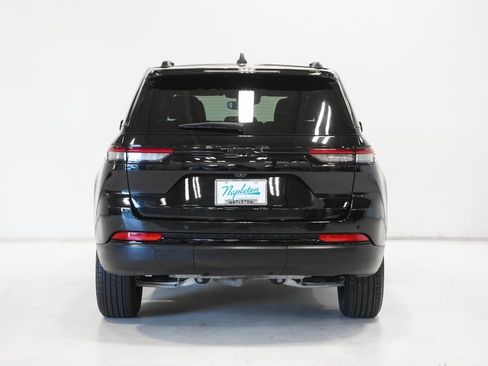 Certified 2024 Jeep Grand Cherokee Altitude image 6