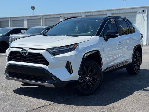 Used 2025 Toyota RAV4 XSE AWD/4WD image 6