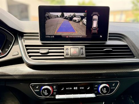 Used 2018 Audi SQ5 Premium Plus w/ Navigation Package AWD/4WD image 22