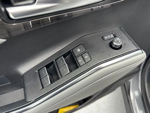 Certified 2025 Toyota Highlander Platinum image 26