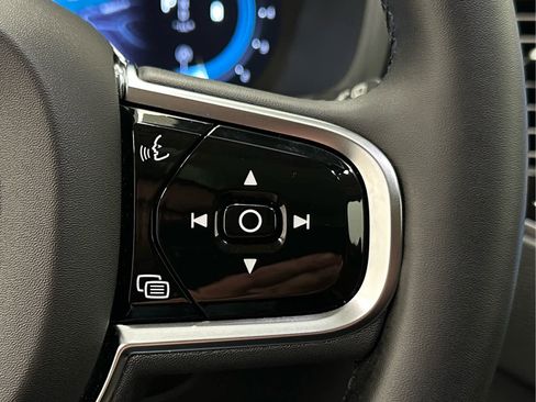 Used 2024 Volvo XC90 B5 Plus image 28