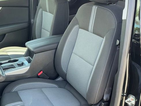 Used 2025 Chevrolet Blazer LT FWD image 27