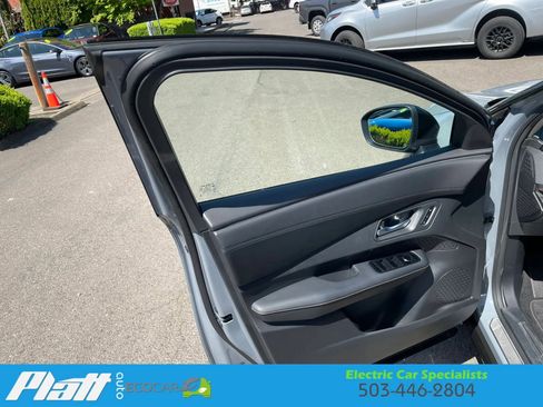 Used 2023 Nissan Ariya AWD image 21