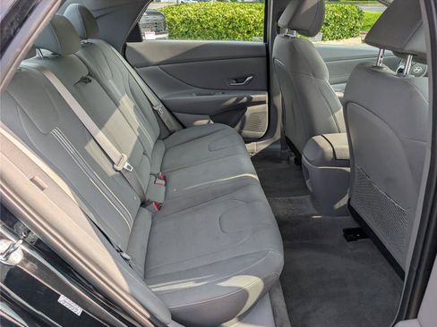 Used 2024 Hyundai Elantra SEL w/ Convenience Package FWD image 11