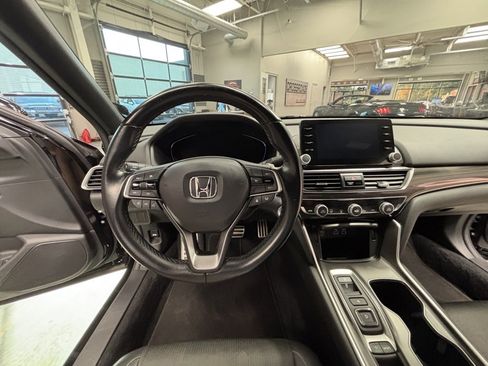 Used 2022 Honda Accord Sport image 11