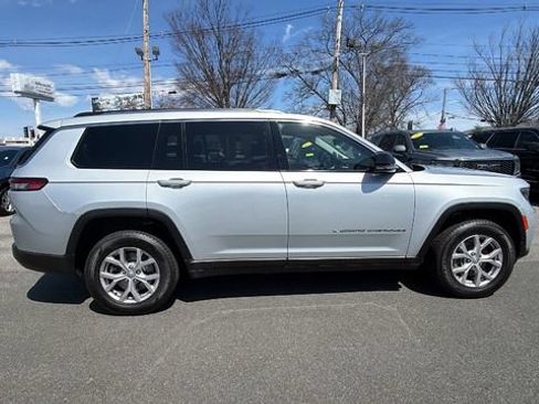 Used 2022 Jeep Grand Cherokee L Limited AWD/4WD image 8
