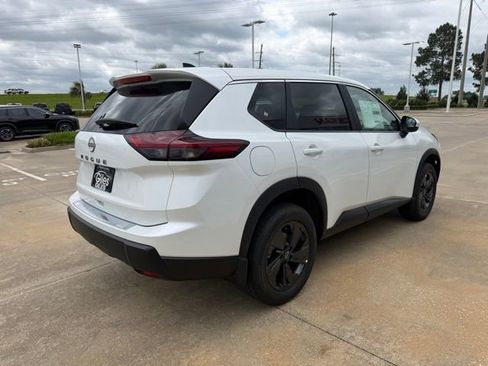 New 2026 Nissan Rogue SV FWD image 5