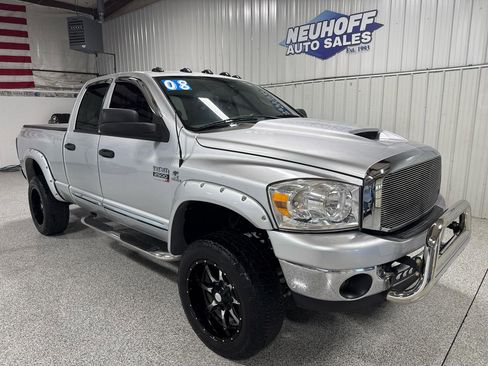 Used 2008 Dodge Ram 2500 Truck SLT w/ Popular Equipment Group AWD/4WD image 2