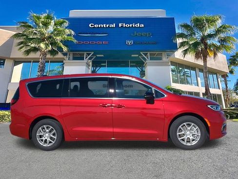 New 2026 Chrysler Pacifica Select FWD image 4