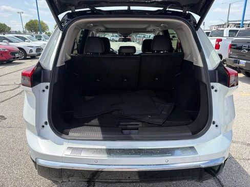 Used 2024 Nissan Rogue Platinum AWD/4WD image 15