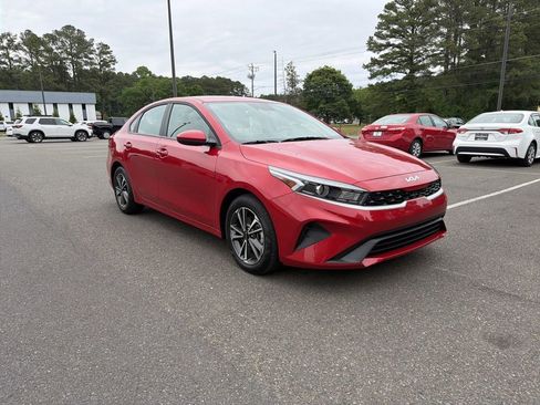 Certified 2024 Kia Forte LXS FWD image 4