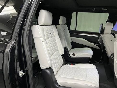 New 2026 Cadillac Escalade ESV Platinum Sport w/ LPO, ONYX Package image 18