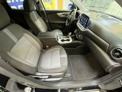 Used 2025 Chevrolet Blazer LT FWD image 25
