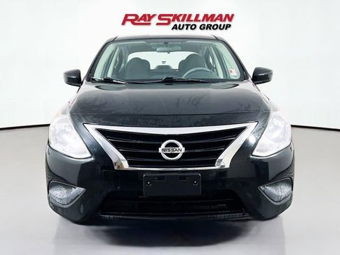 Used 2017 Nissan Versa S FWD image 2