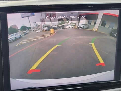 Used 2025 Chrysler Pacifica Select FWD image 20