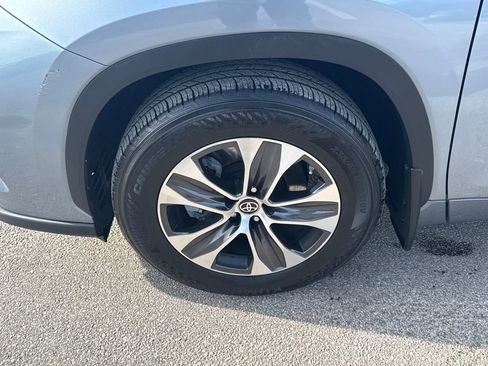 Used 2022 Toyota Highlander XLE image 43