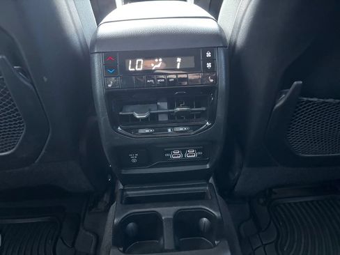 Used 2022 Jeep Grand Cherokee L Limited AWD/4WD image 14