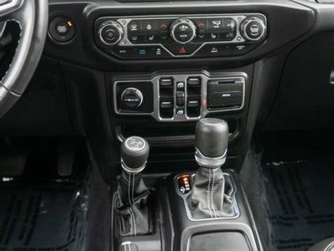 Used 2023 Jeep Wrangler Unlimited Sahara w/ Cold Weather Group AWD/4WD image 15