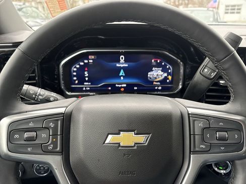 Used 2025 Chevrolet Silverado 2500 LT w/ Convenience Package image 14