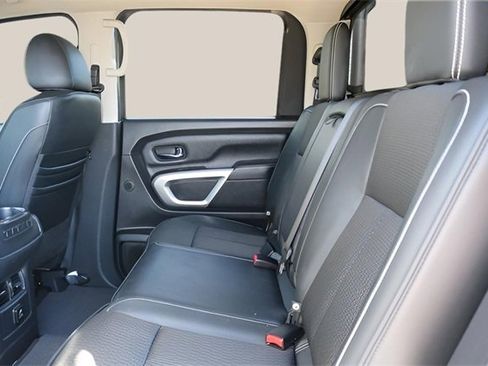 Used 2017 Nissan Titan PRO-4X image 18