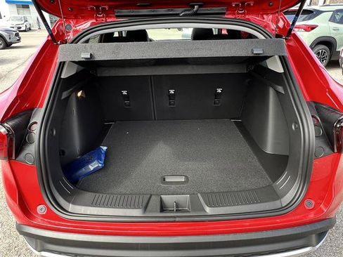 New 2026 Chevrolet Trax LT w/ Sunroof Package FWD image 5