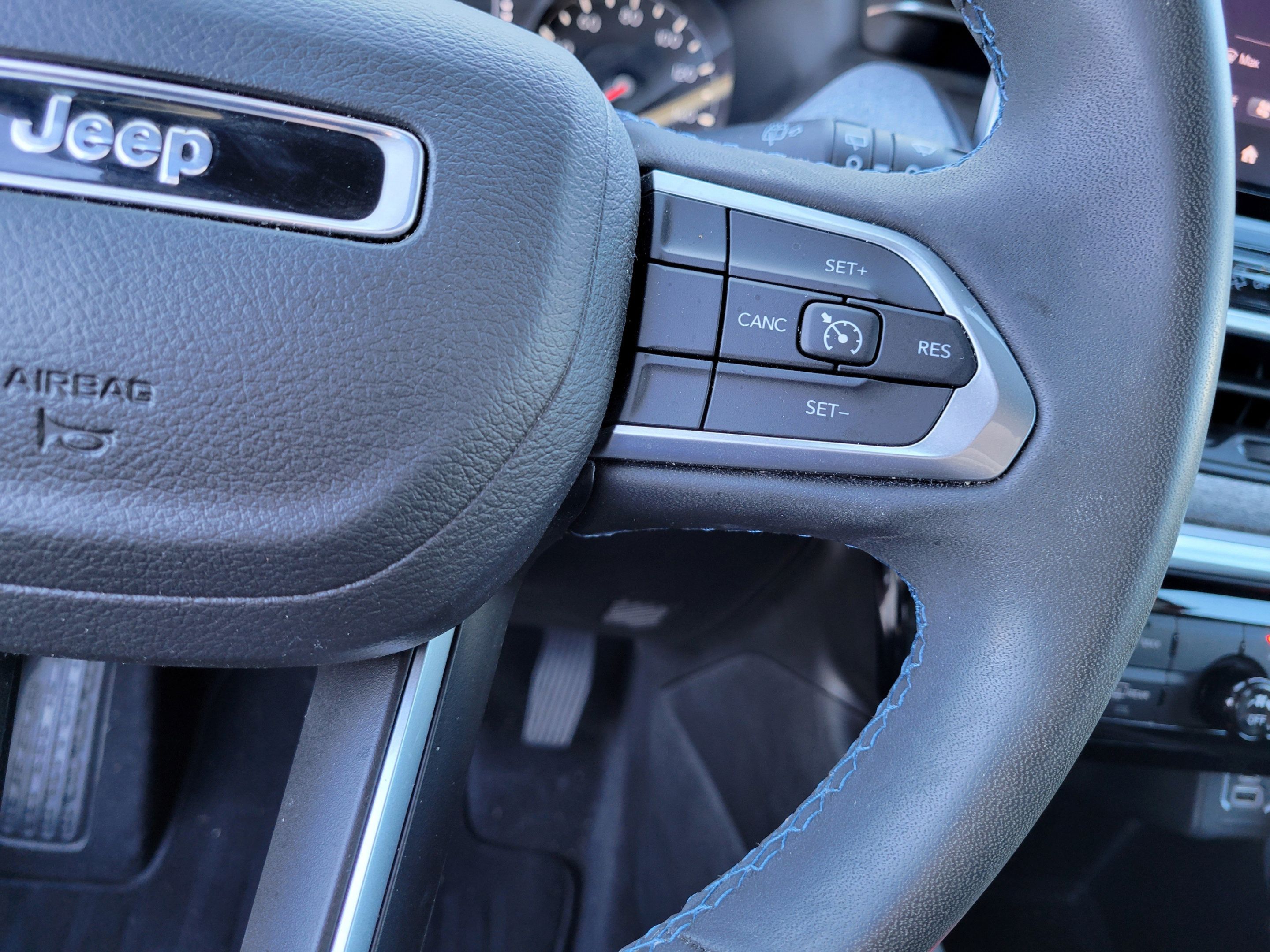Used 2022 Jeep Compass Latitude FWD image 23