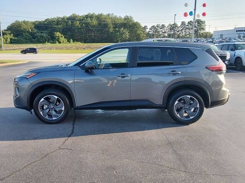 Certified 2024 Nissan Rogue SV FWD image 6