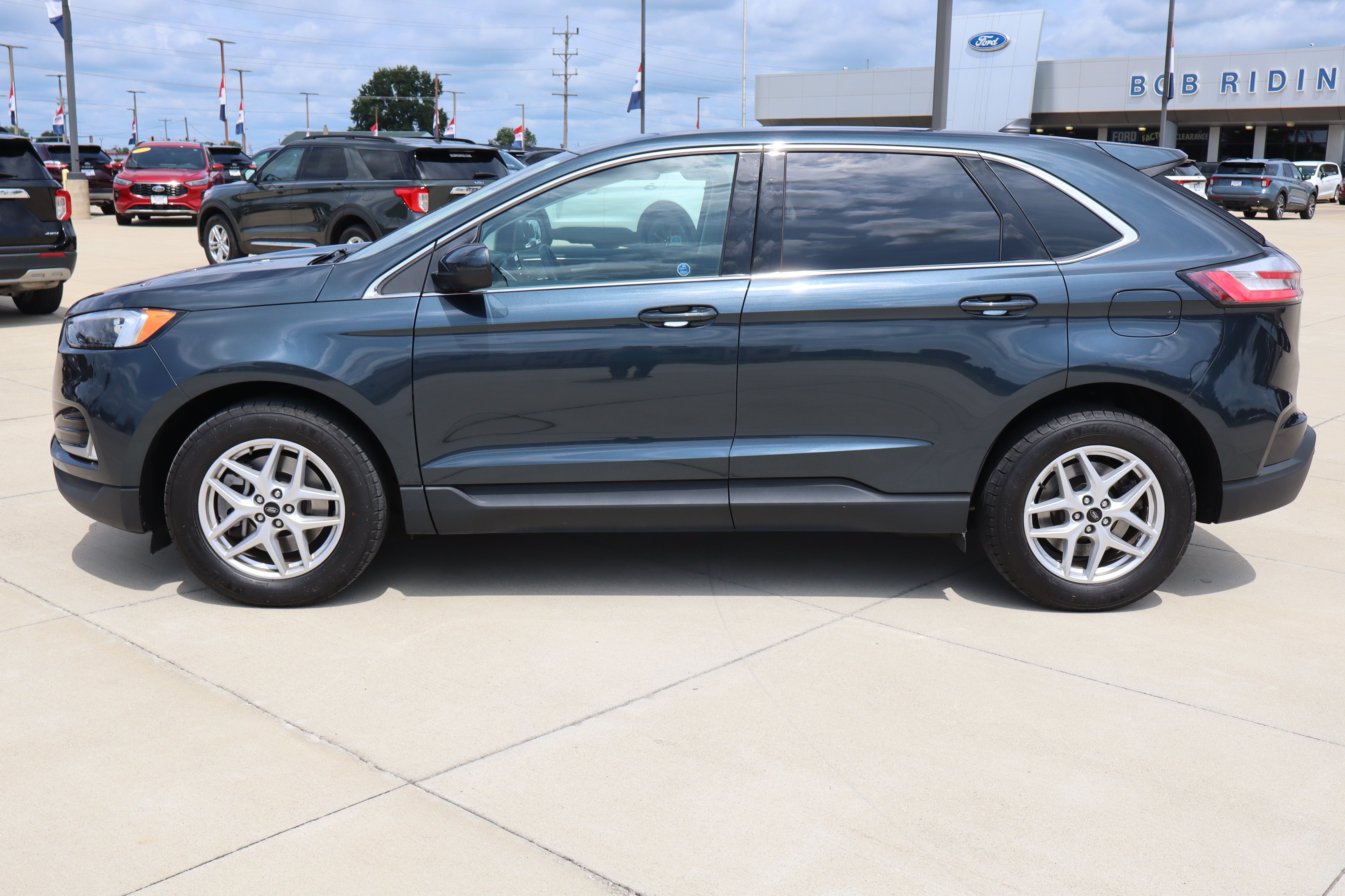 Used 2023 Ford Edge SEL w/ Convenience Package AWD/4WD image 9