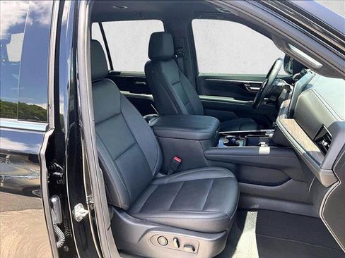 Used 2026 Chevrolet Tahoe LT w/ Comfort Package RWD image 9