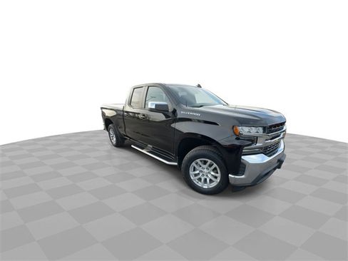 Certified 2020 Chevrolet Silverado 1500 LT w/ LT Value Package image 2