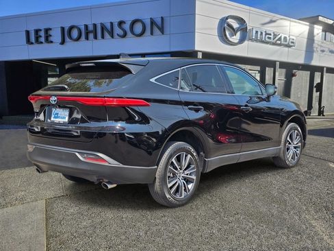 Used 2023 Toyota Venza LE AWD/4WD image 5