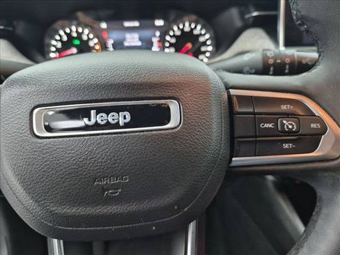 Used 2024 Jeep Compass Latitude AWD/4WD image 30